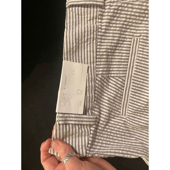 Loft Gray White Striped 6 in. Shorts Size 12 - Picture 2 of 4